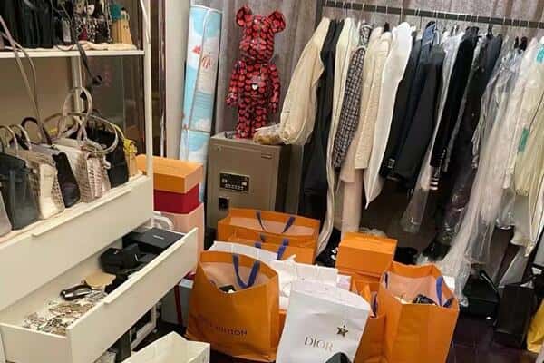 定西市回收一线品牌衣服.jpg